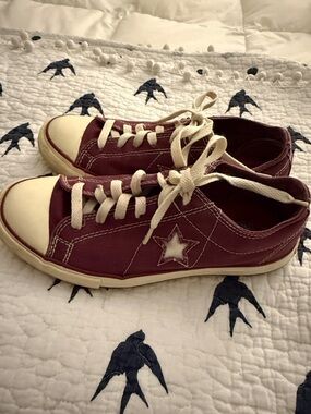 Converse 8 Maroon one  Star  Low-Top Sneakers